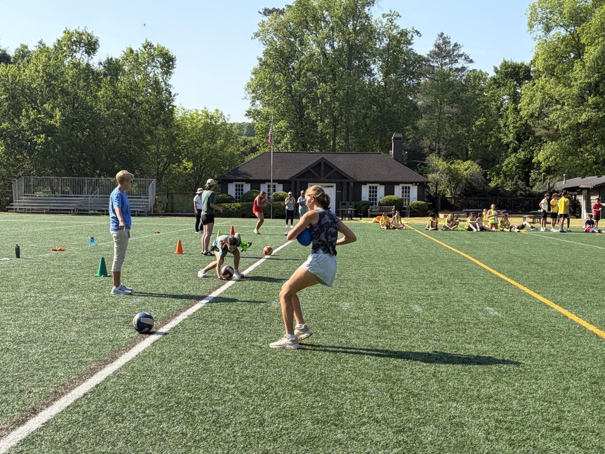 Virginia Davis going for the win in the six-piece relay.